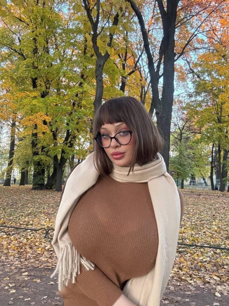 Kira Clark Wiki, Age, Height, Career, Net Worth