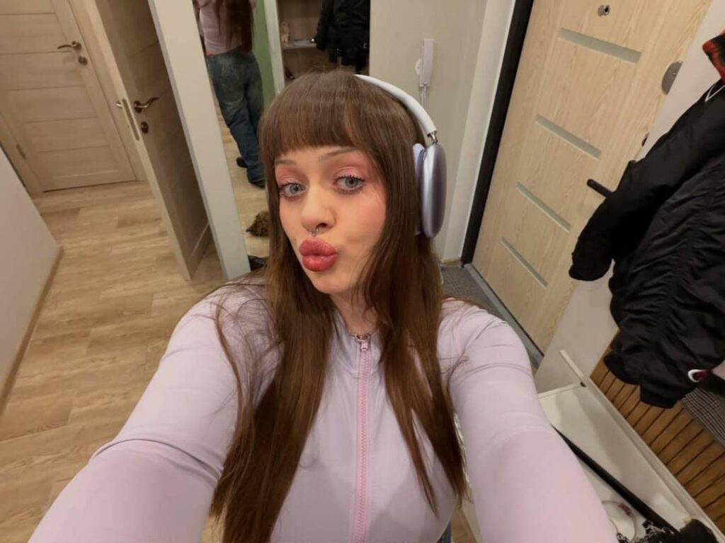 Kira Clark Wiki, Age, Height, Career, Net Worth