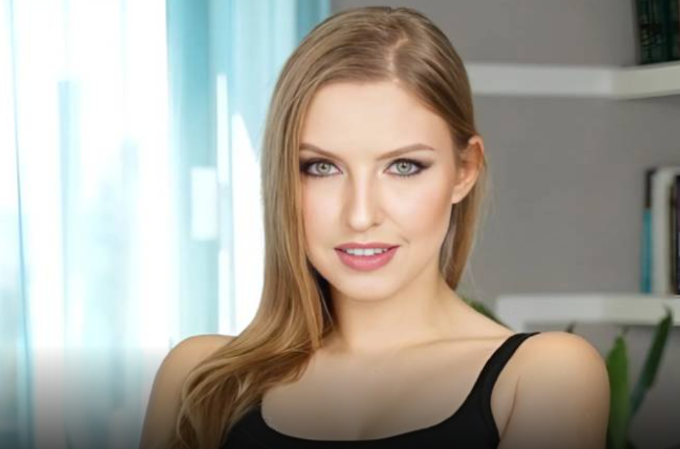 Jayla De Angelis: Complete Bio, Age, Career & Net Worth 2026